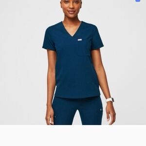 FIGS CATARINA (Deep Reef )SCRUB TOP